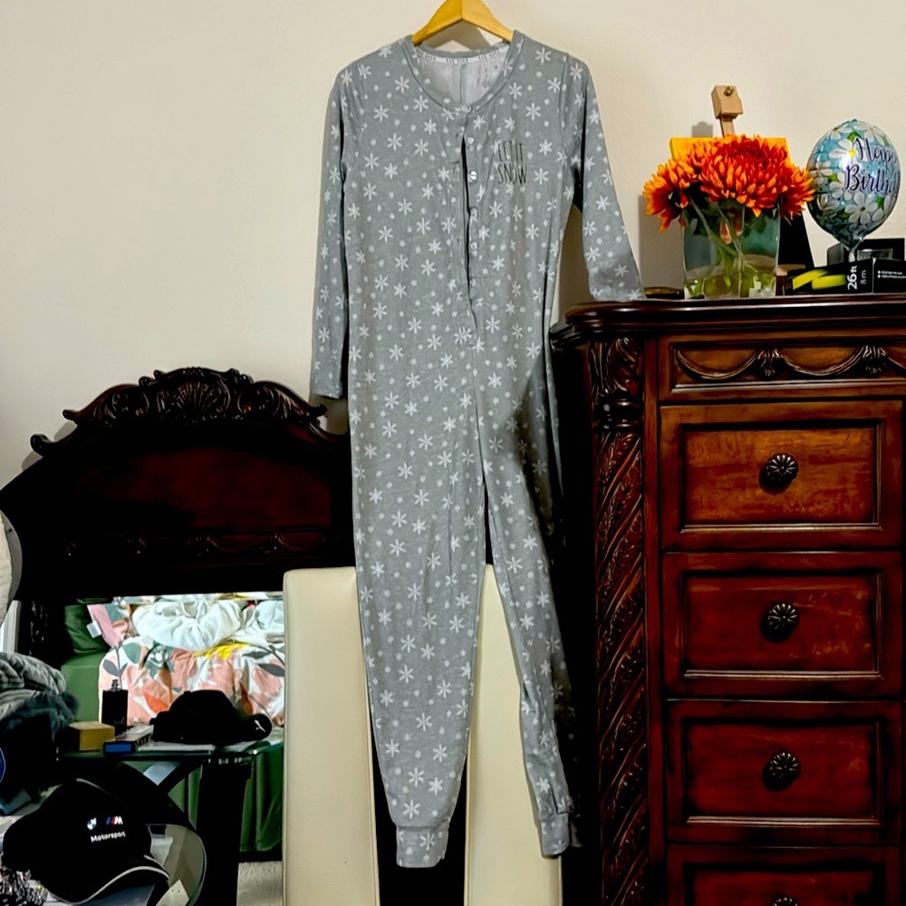 Rae Dunn Women’s Pajamas Onesie “Let it Snow” Graphic Snowflakes